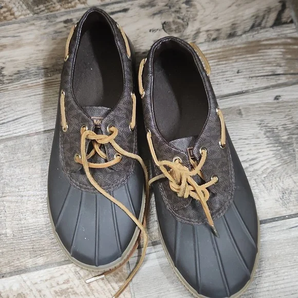 Michael kors rubber shoes for winter - Picture 1 of 7